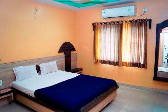 Hotel Sai Laxmi Nagar Manmad Road, Shirdi 2